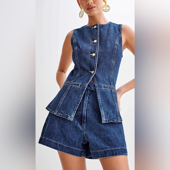 ELFTOWN Denim 2 Piece Set Sleeveless Button Vest & High Waist Shorts Medium New - Picture 3 of 7